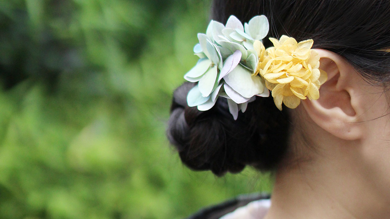 西荻百貨店 で 生花 の 髪飾り 西荻案内所 西荻百貨店 で 生花 の 髪飾り 西荻案内所